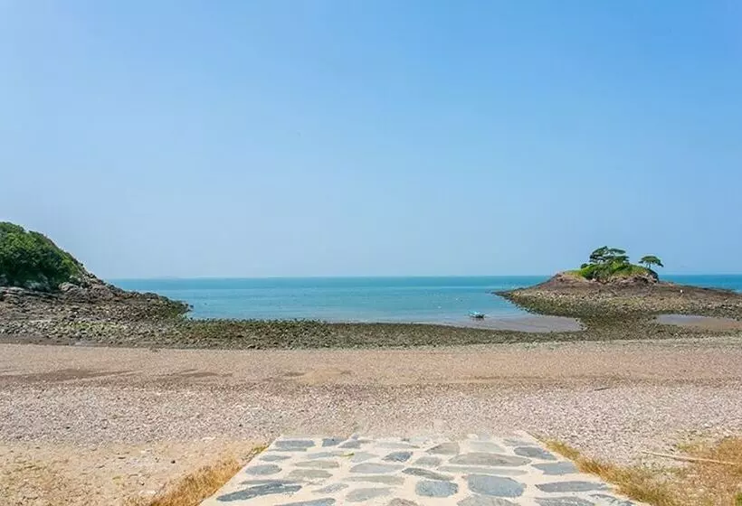Buan Surak Pension