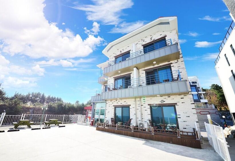 Donghae Red Roof Pension