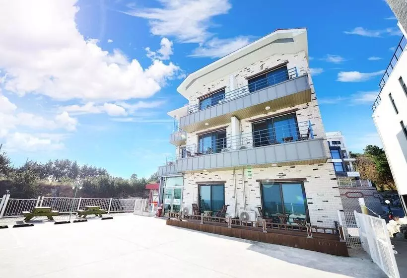 Donghae Red Roof Pension