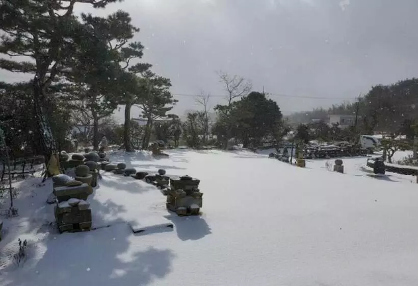 Gangjin Dahyang Sochuk Hanok Pension
