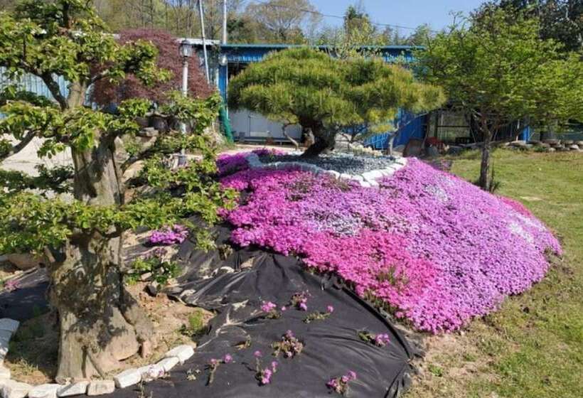 Gangjin Dahyang Sochuk Hanok Pension