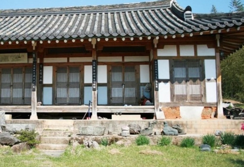 Gangjin Dahyang Sochuk Hanok Pension