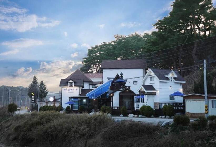 Gangneung Gyeongpo Paranbada Pension
