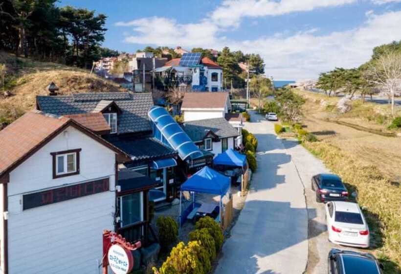Gangneung Gyeongpo Paranbada Pension