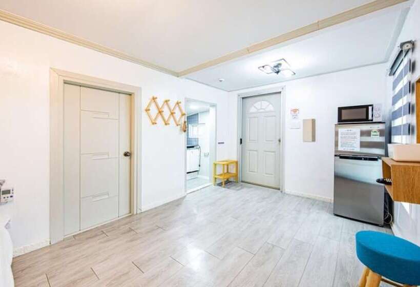 Gangneung Gyeongpo Paranbada Pension