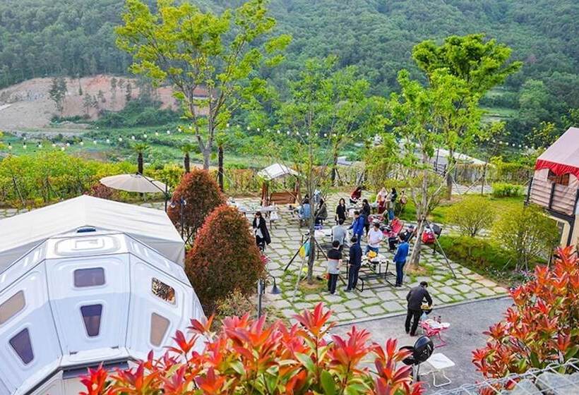 Geojedo Stone Hill Glamping Pension