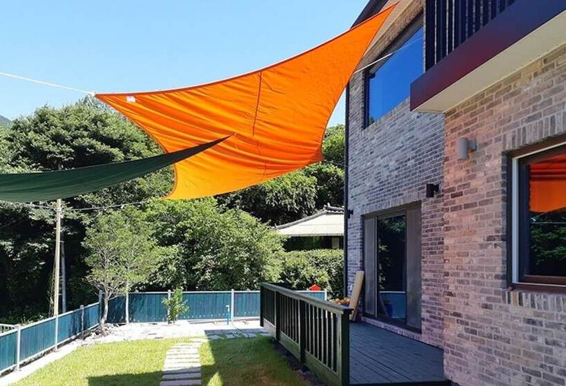 Hadong Monggeul Monggeul Pension