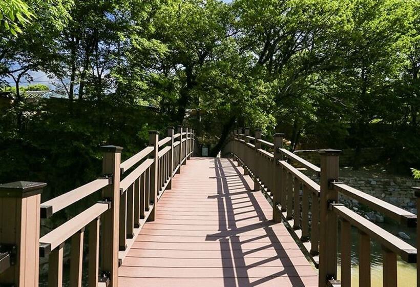 Hamyang Saedeulbaramhwangto Pension