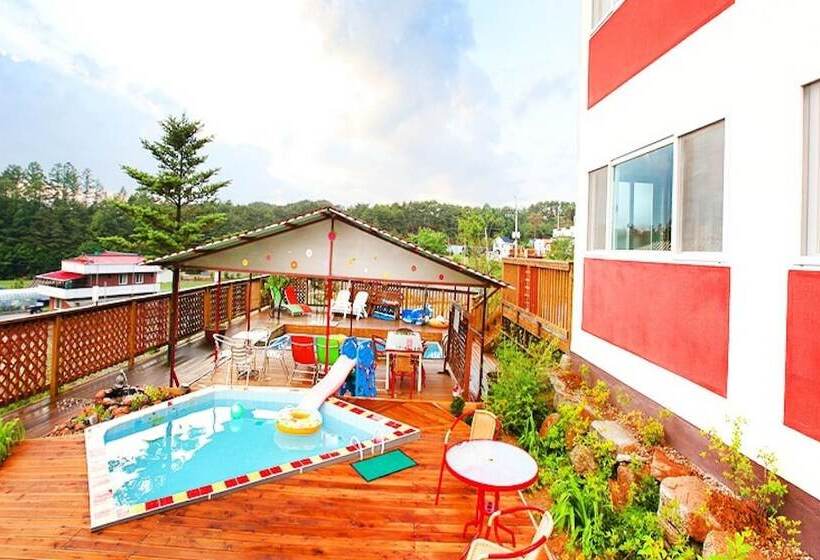 Hoengseong Modern Hill Pension