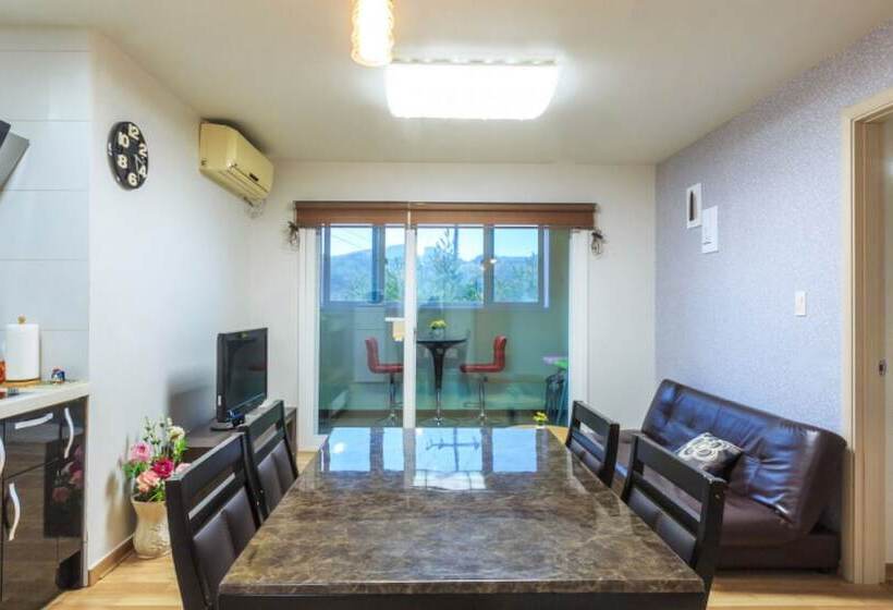 Hoengseong Modern Hill Pension