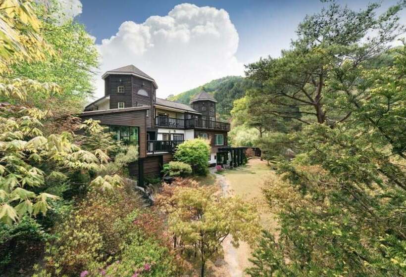 Hongcheon Fiction House Pension