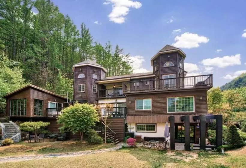 Hongcheon Fiction House Pension