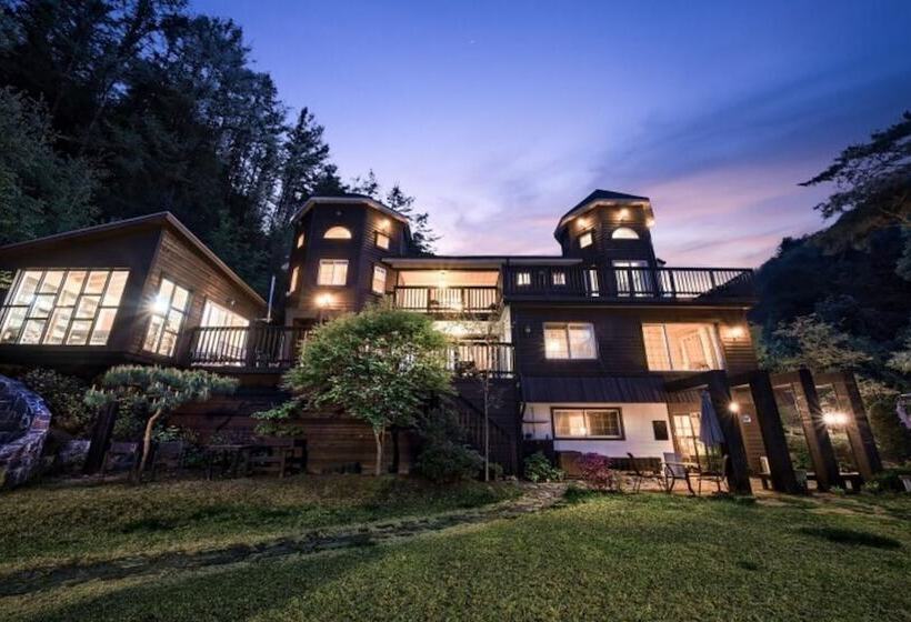 Hongcheon Fiction House Pension