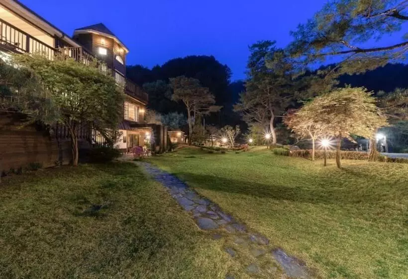 Hongcheon Fiction House Pension