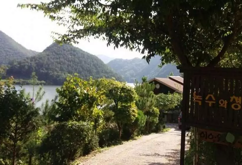 Jecheon Noksuwa Cheongsanuijip Pension