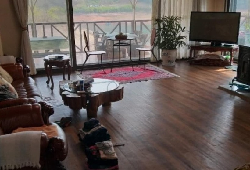 Jecheon Noksuwa Cheongsanuijip Pension