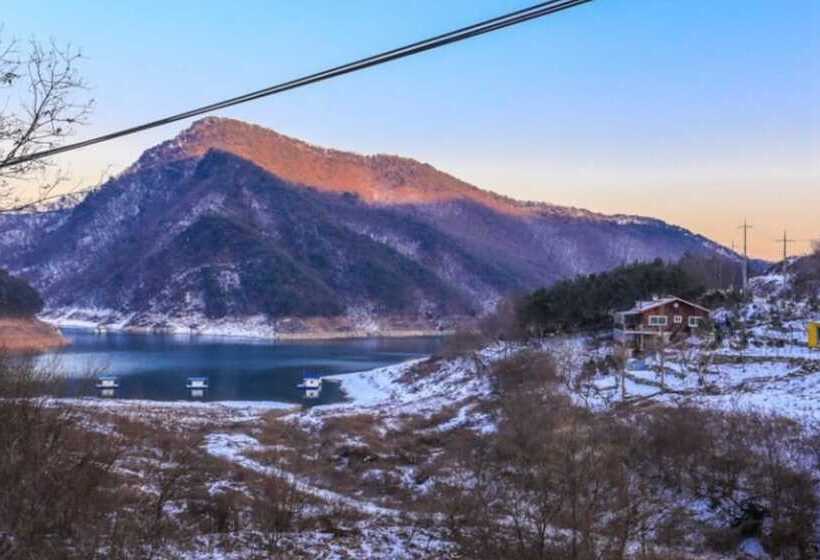 Jecheon Noksuwa Cheongsanuijip Pension