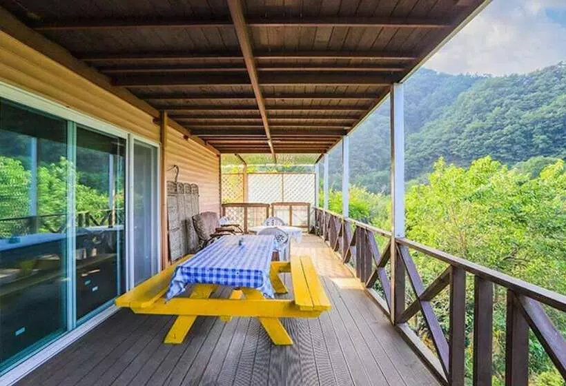 Jecheon Noksuwa Cheongsanuijip Pension