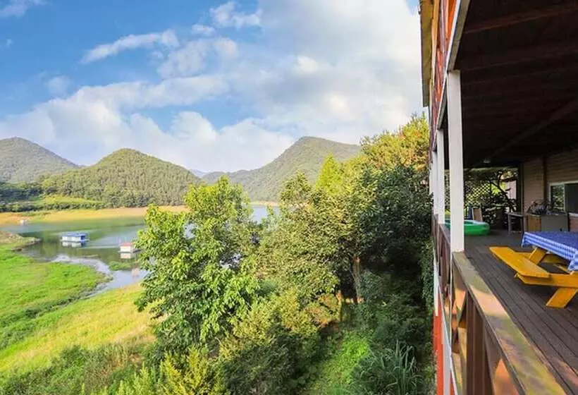 Jecheon Noksuwa Cheongsanuijip Pension