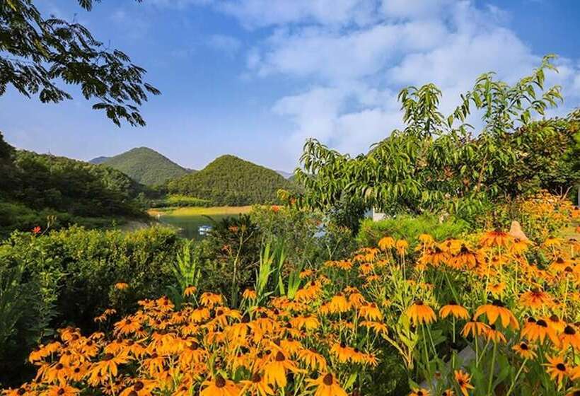 Jecheon Noksuwa Cheongsanuijip Pension