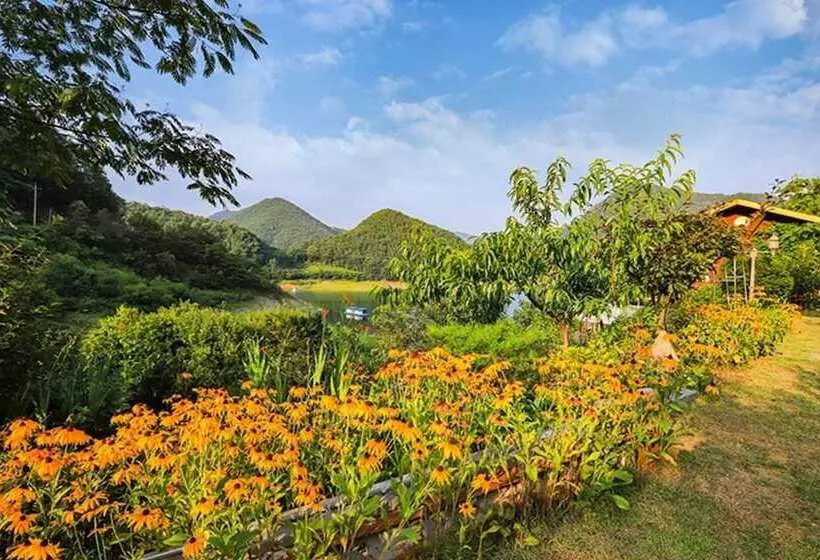 Jecheon Noksuwa Cheongsanuijip Pension
