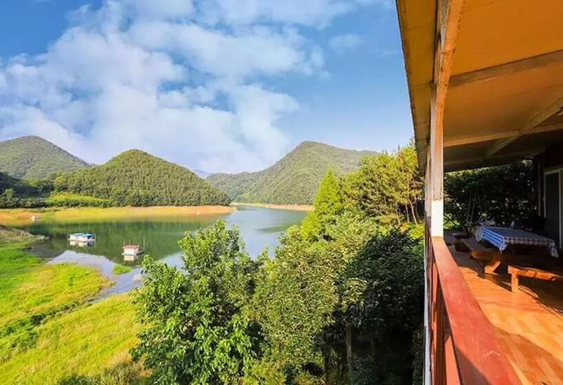 Jecheon Noksuwa Cheongsanuijip Pension