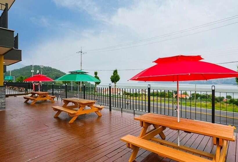 Namhae Gonige Pension