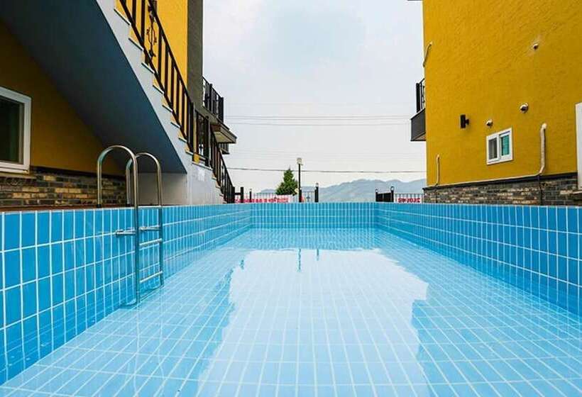 Namhae Gonige Pension