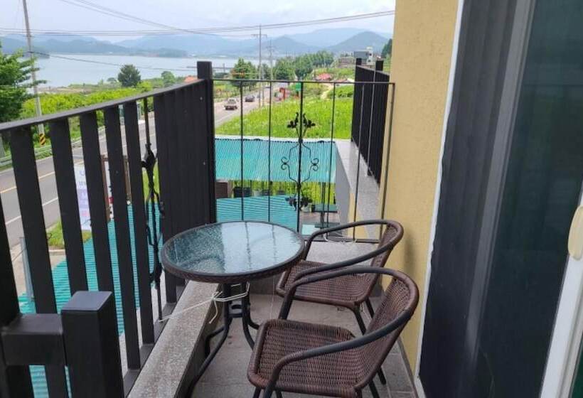 Namhae Gonige Pension