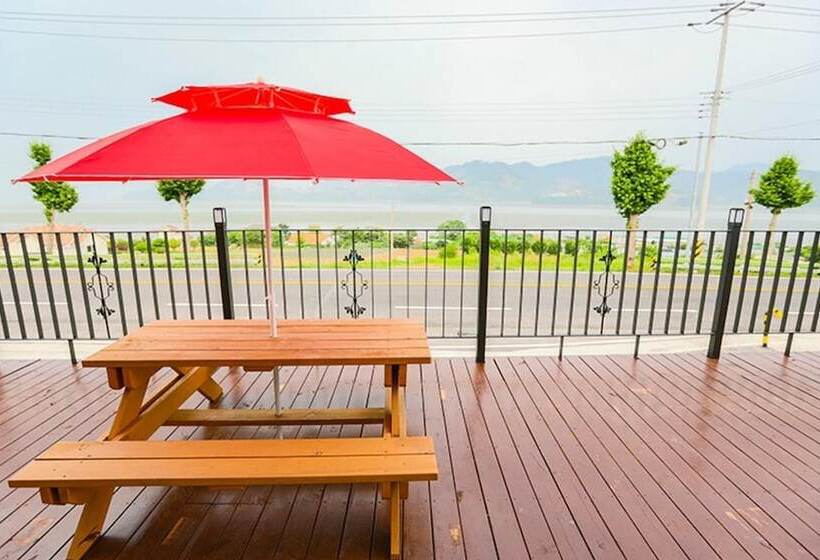 Namhae Gonige Pension