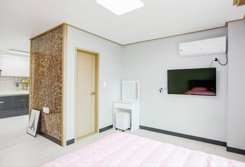 Namhae Gonige Pension