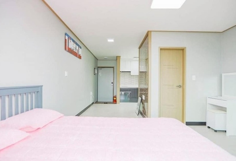 Namhae Gonige Pension