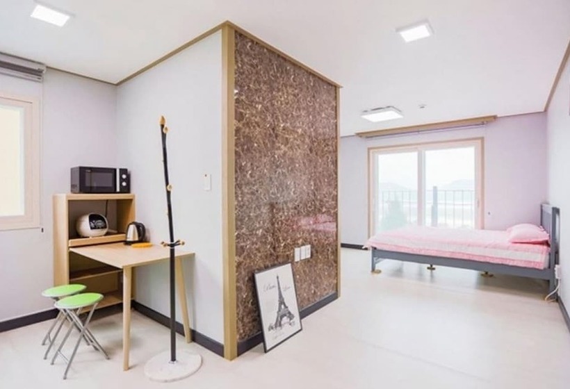 Namhae Gonige Pension