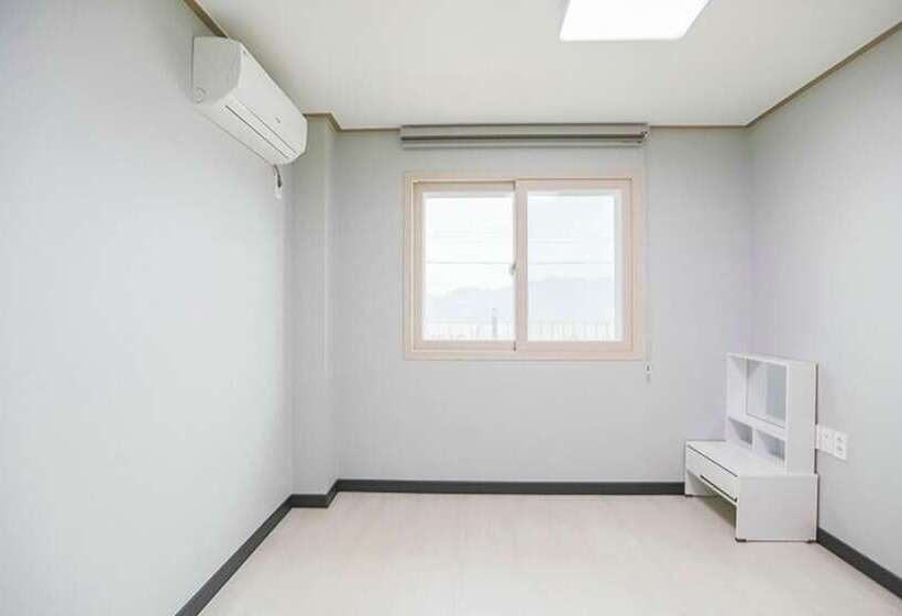 Namhae Gonige Pension