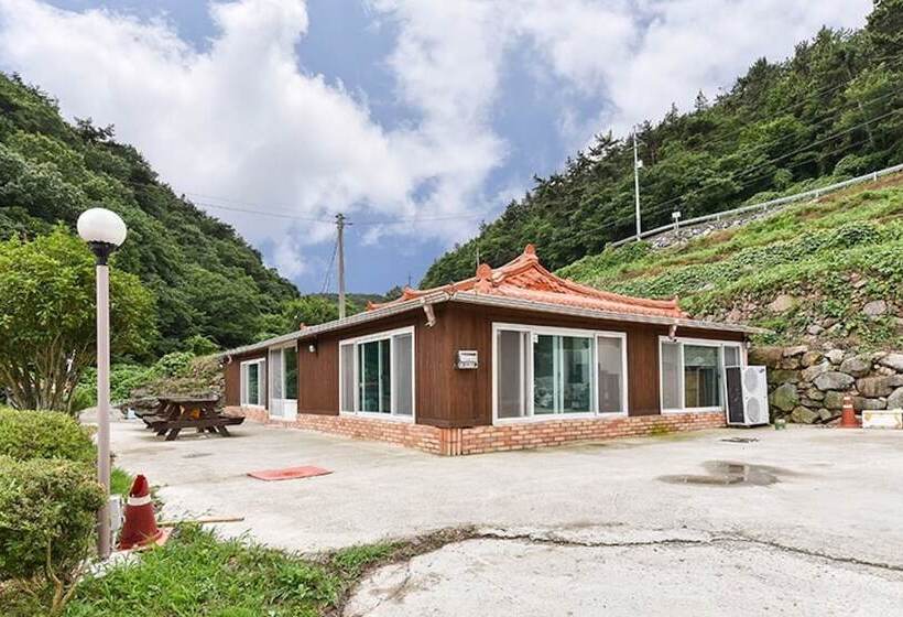 Namhae Yanghwahwangto Pension