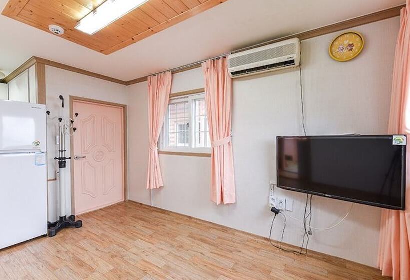 Namhae Yanghwahwangto Pension