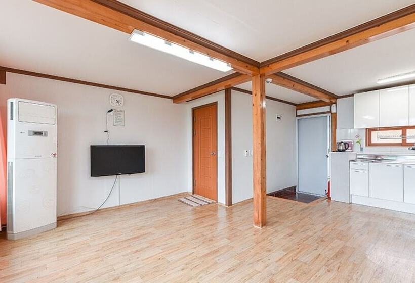 Namhae Yanghwahwangto Pension