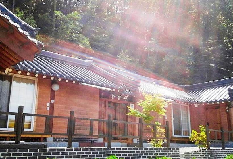Namyangju Hanwoolchae Pension