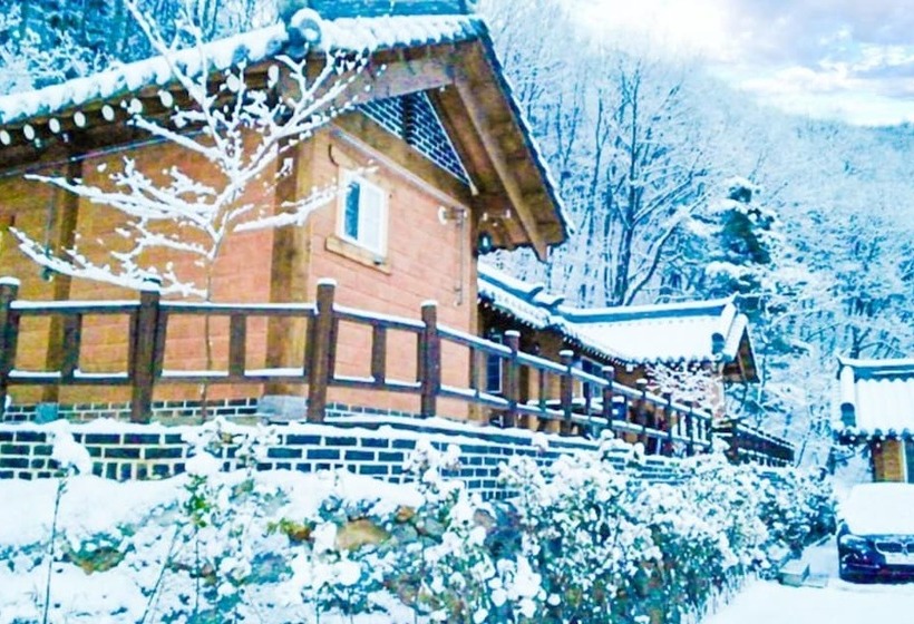 Namyangju Hanwoolchae Pension