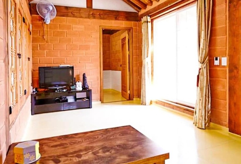 Namyangju Hanwoolchae Pension