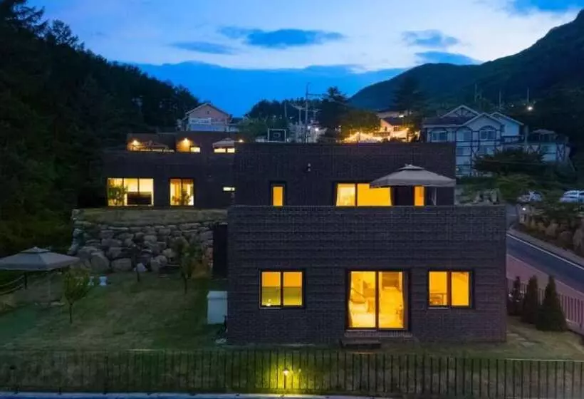 ペンション Gapyeong Adiel Pool Villa