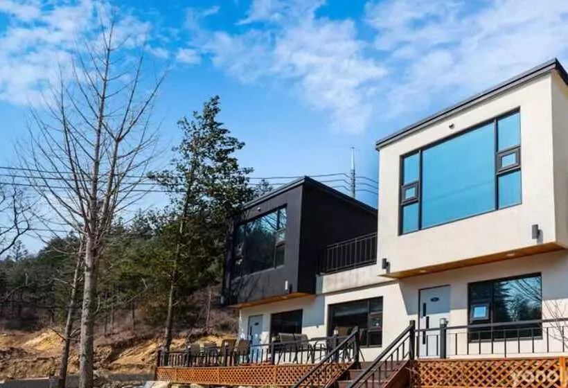 ペンション Gapyeong Ruhen Pool Villa