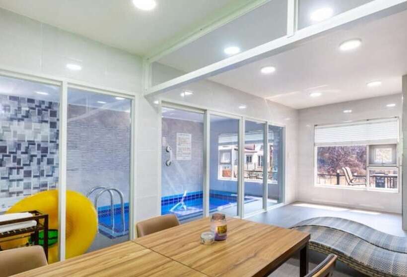 Pensione Gapyeong Ruhen Pool Villa