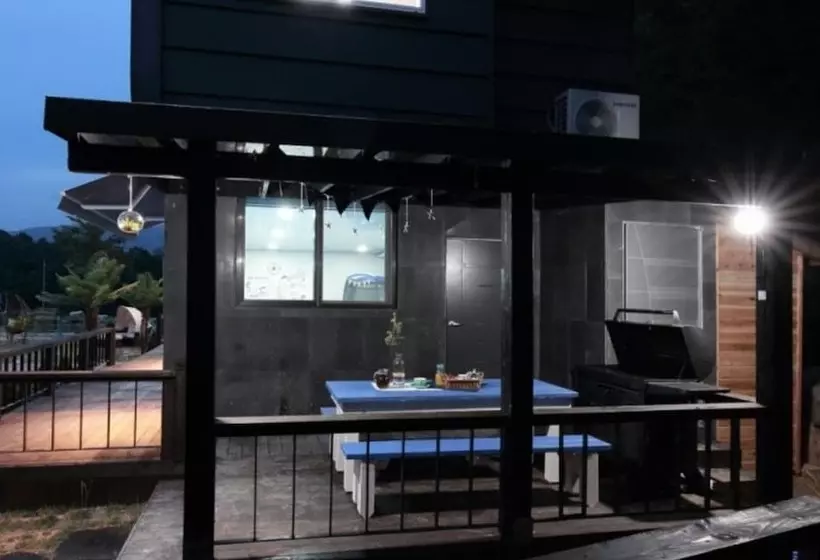 ペンション Gyeongju Pool Villa New Valley