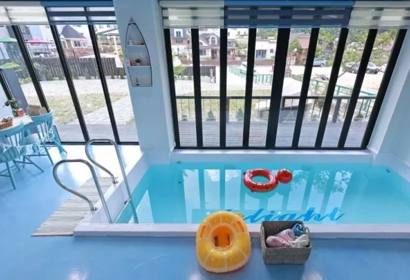 ペンション Gyeongju Pool Villa New Valley