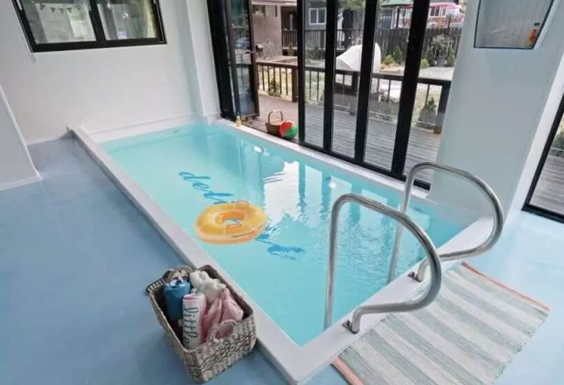 ペンション Gyeongju Pool Villa New Valley