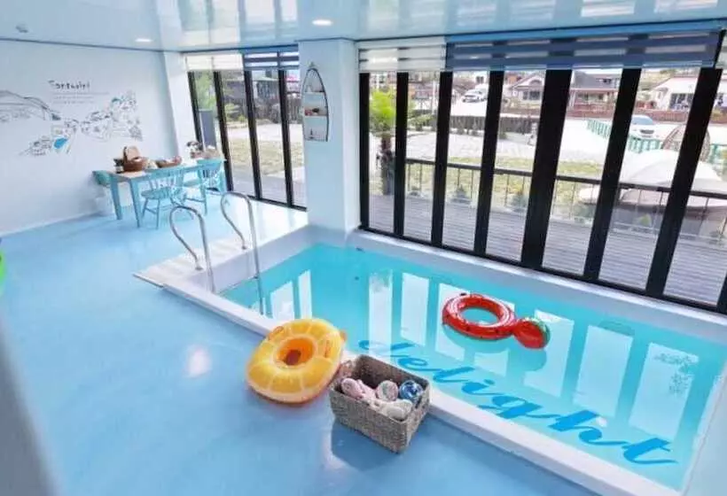 ペンション Gyeongju Pool Villa New Valley