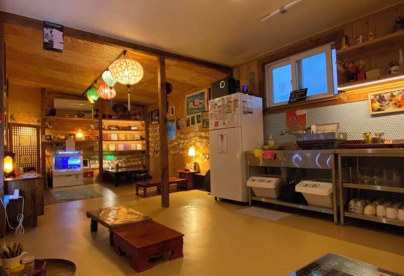 Pensió Gyeongju Shilla Moon Night Hanok Stay