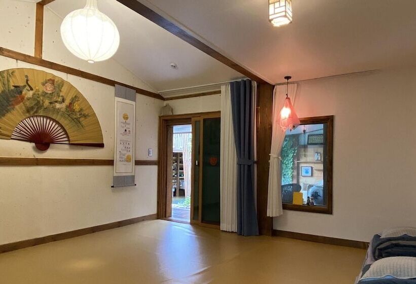 Pensió Gyeongju Shilla Moon Night Hanok Stay