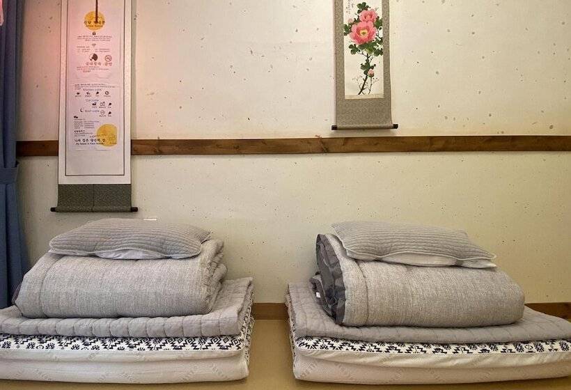 Pensió Gyeongju Shilla Moon Night Hanok Stay